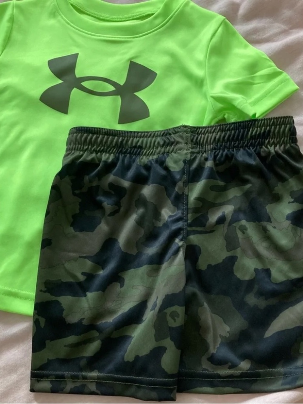 Under Armour Neon Camouflaged Shorts Top set 6254 - Picture 5 of 6